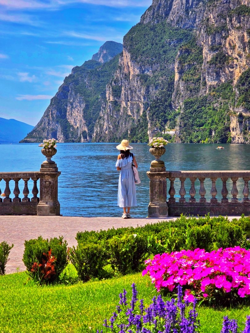義大利加爾達湖 Lago di Garda 里瓦德爾加爾達 Riva del Garda。湖光山色的交會，加爾達湖最北端的美麗小鎮