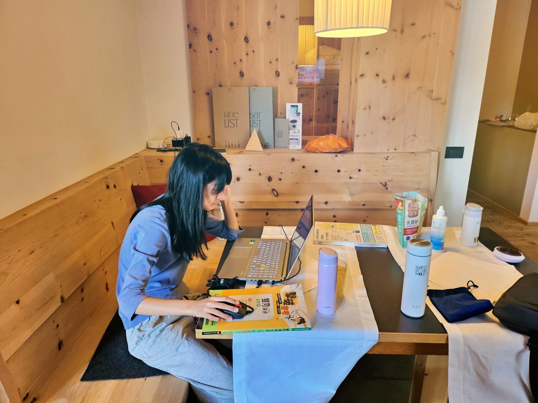 多洛米蒂住宿 拉加奇奧山居酒店 Lagació Hotel Mountain Residence。適合家庭的雙臥室公寓房型、有配備齊全的小廚房、含早餐、可自助洗衣。