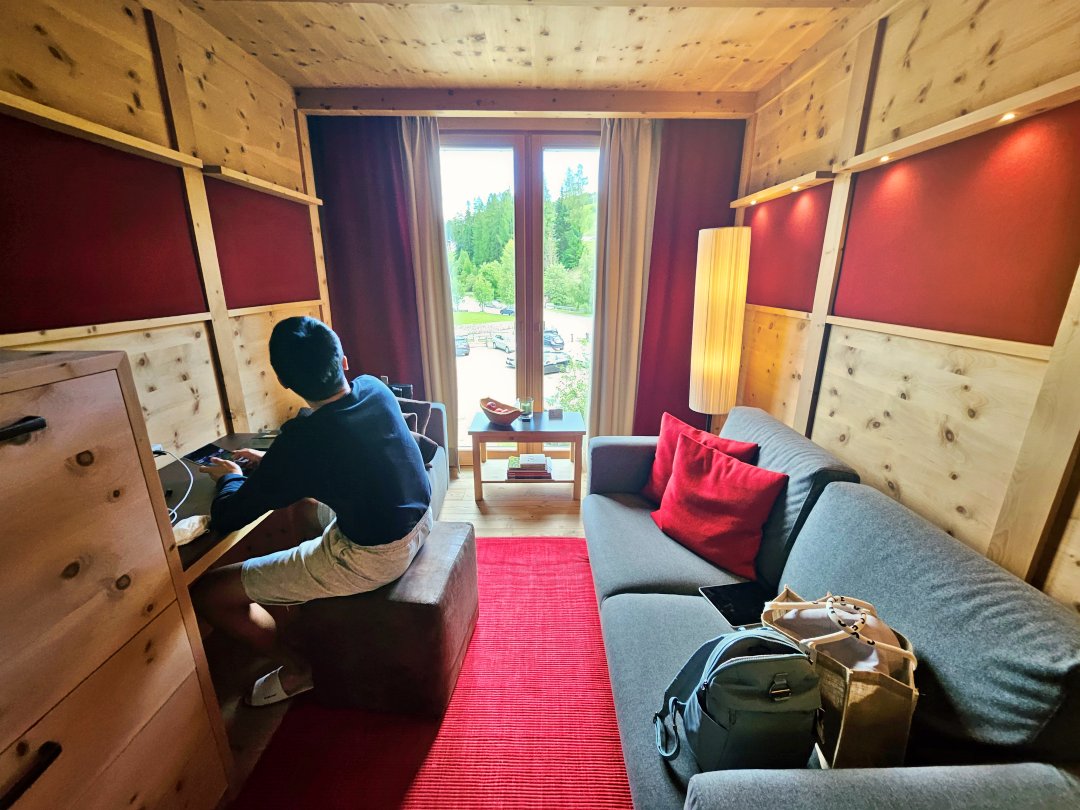 多洛米蒂住宿 拉加奇奧山居酒店 Lagació Hotel Mountain Residence。適合家庭的雙臥室公寓房型、有配備齊全的小廚房、含早餐、可自助洗衣。