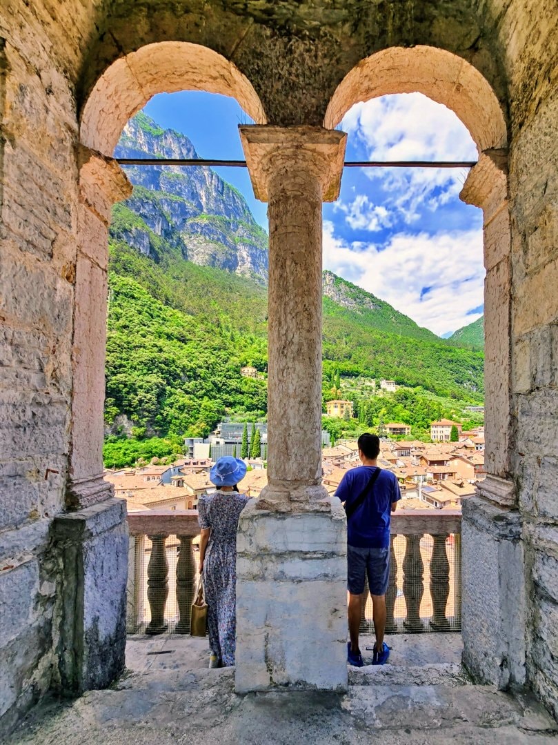 義大利加爾達湖 Lago di Garda 里瓦德爾加爾達 Riva del Garda。湖光山色的交會，加爾達湖最北端的美麗小鎮