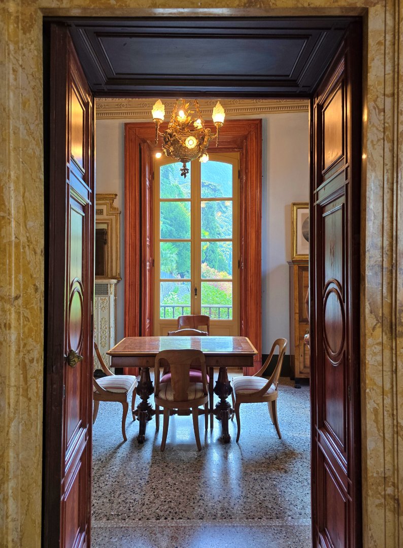 科莫湖 Varenna Villa Monastero: 瓦倫納最浪漫的湖畔別墅與修道院花園