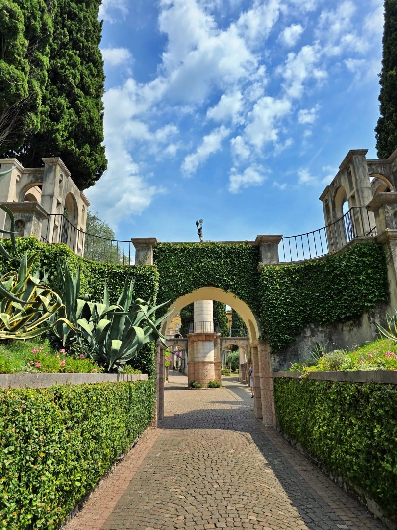 義大利勝利莊園 Vittoriale degli Italiani。在加爾達湖畔尋找義大利歷史足跡、在古典與優雅間漫步