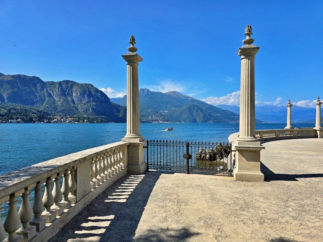 貝拉焦小鎮 Bellagio 梅爾齊別墅花園 Giardini di Villa Melzi。科莫湖畔最美貴族花園,驚豔優雅植物園與摩爾風格小亭 - 第6張圖 貝拉焦小鎮 Bellagio 梅爾齊別墅花園 Giardini di Villa Melzi。科莫湖畔最美貴族花園,驚豔優雅植物園與摩爾風格小亭