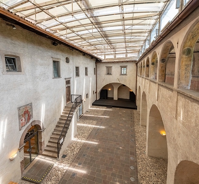 義大利 Bolzano 波札諾 Castel Mareccio/Maretsch Castle 馬雷奇城堡: 城市綠洲中的文藝復興古堡，靜謐與優雅兼具的隱世景點