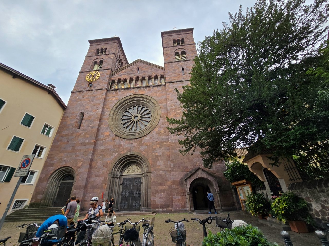 義大利 Bolzano 波札諾。拜訪多洛米蒂的門戶城市，散步景點與交通整理