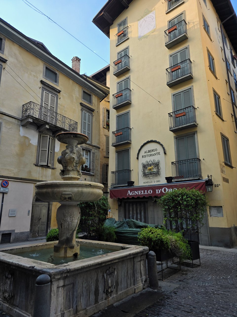 義大利貝爾加莫 Bergamo。米蘭東北方的隱藏寶藏古城，沉醉在文藝復興時期的古典氛圍中