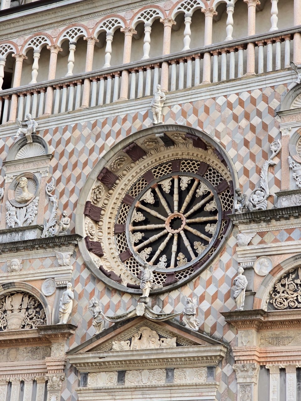 義大利貝爾加莫 Bergamo。米蘭東北方的隱藏寶藏古城，沉醉在文藝復興時期的古典氛圍中