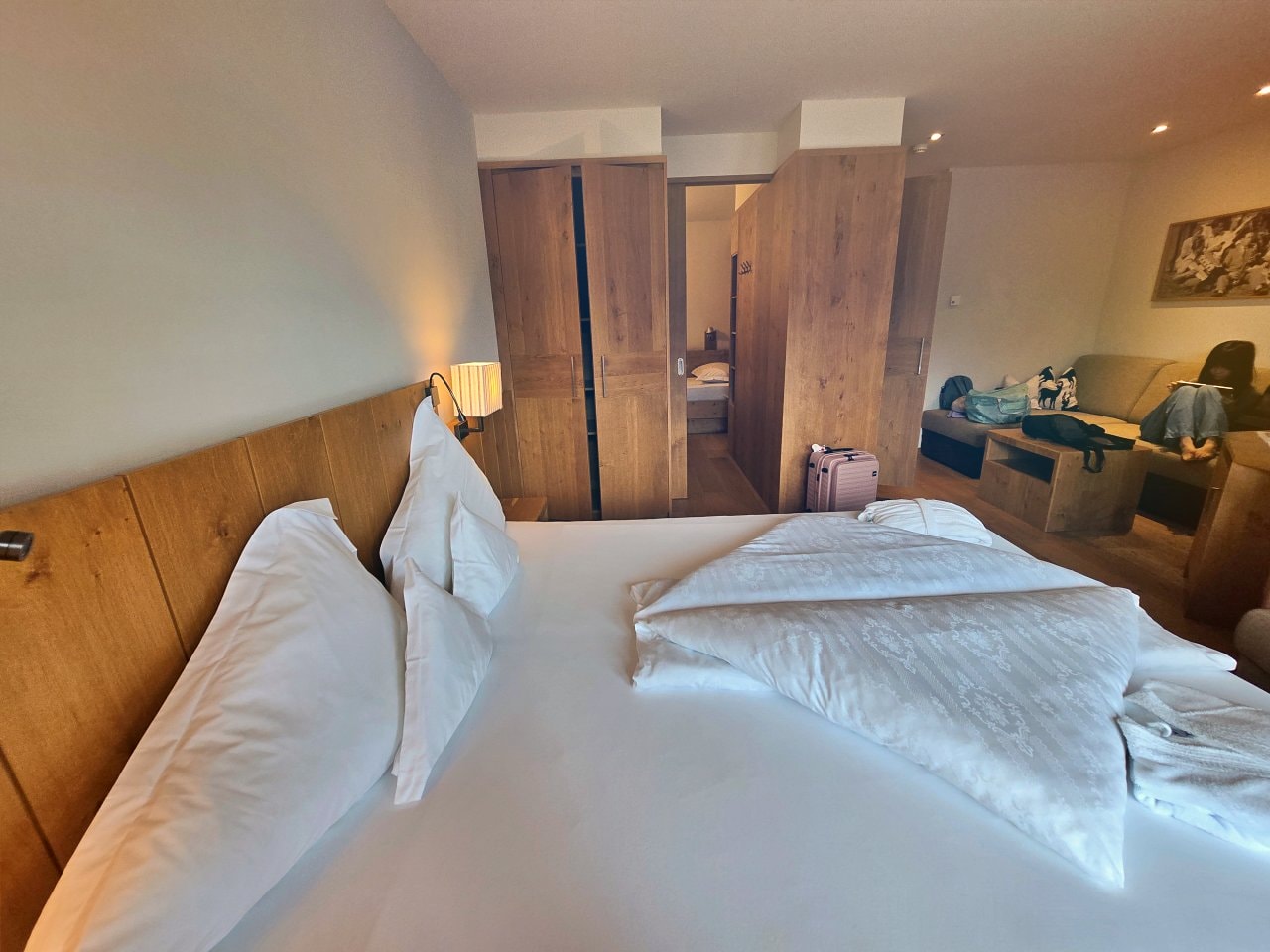 多洛米蒂住宿 Hotel Gasserhof 。溫暖的阿爾卑斯風格住宿，很適合家庭旅客，走路可到Plose滑雪場纜車站