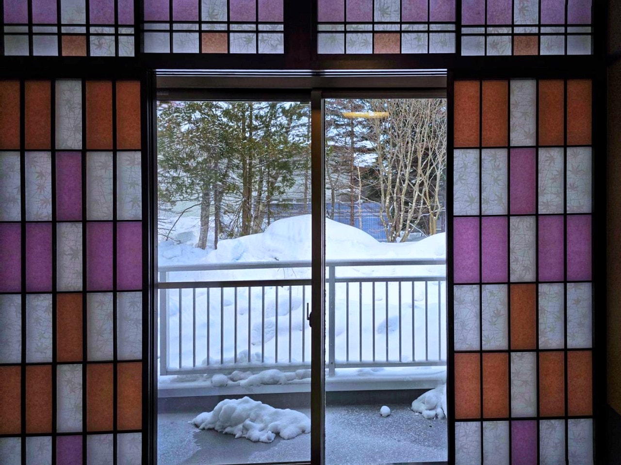 八幡平高地酒店。曾接待過天皇的傳統溫泉旅館，離八幡平全景滑雪場五分鐘車程。