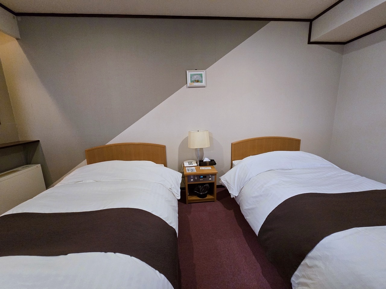 八幡平高地酒店。曾接待過天皇的傳統溫泉旅館，離八幡平全景滑雪場五分鐘車程。