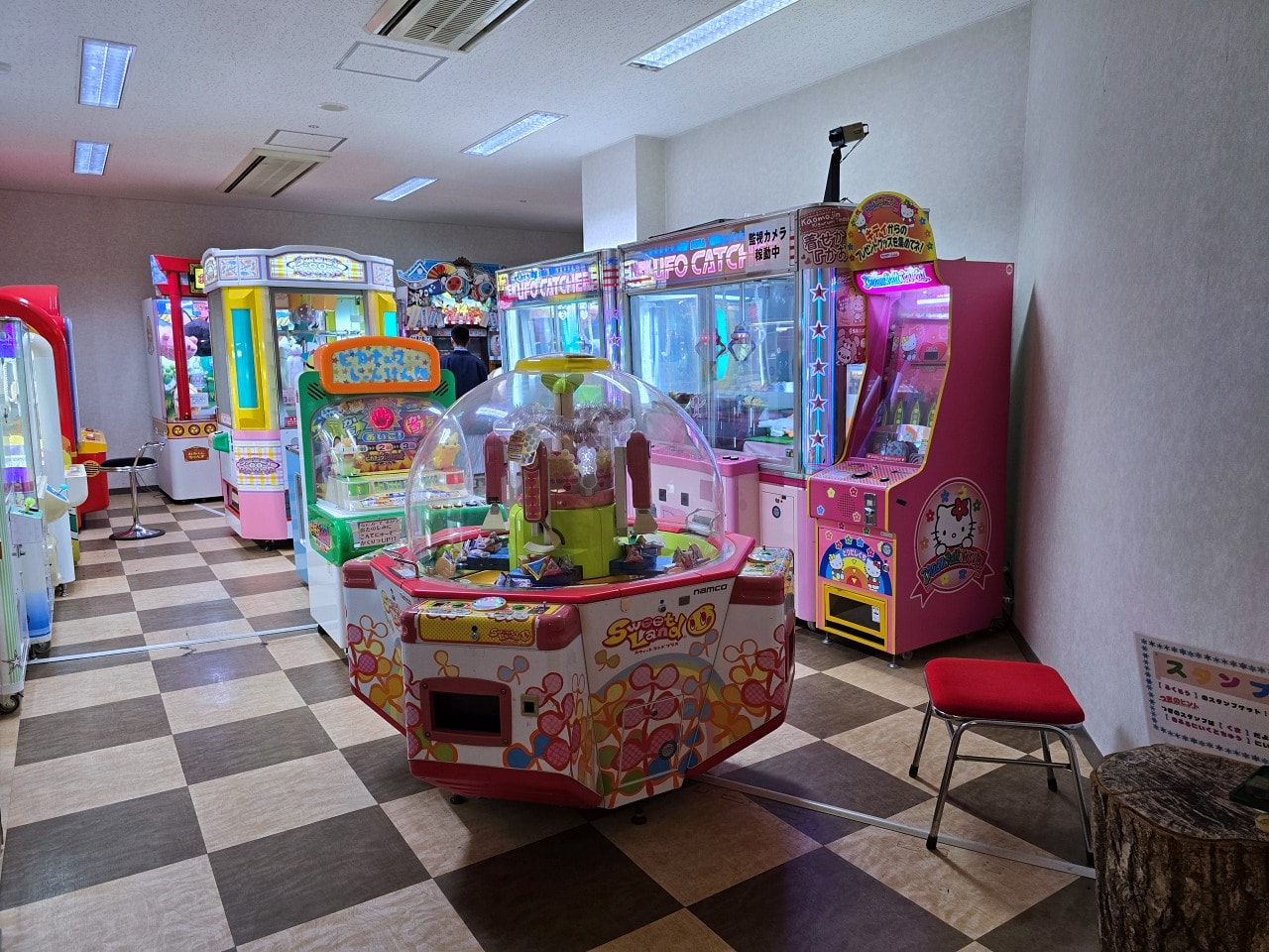 八幡平高地酒店。曾接待過天皇的傳統溫泉旅館，離八幡平全景滑雪場五分鐘車程。