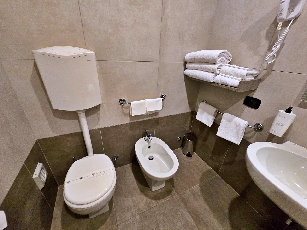 米蘭機場旅館 Hotel Villa Malpensa。機場旅館也能享受歐洲貴族莊園氛圍。