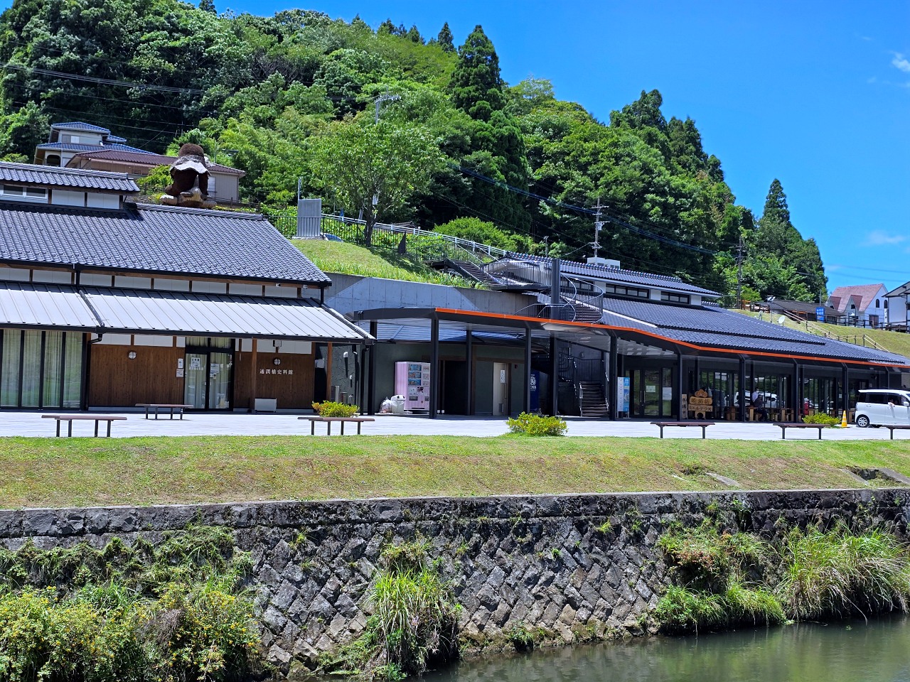 熊本縣山都町 通潤橋: 綠意溪谷中的彩虹之水， 時光倒流引水石橋與巨幅田園畫卷的邂逅